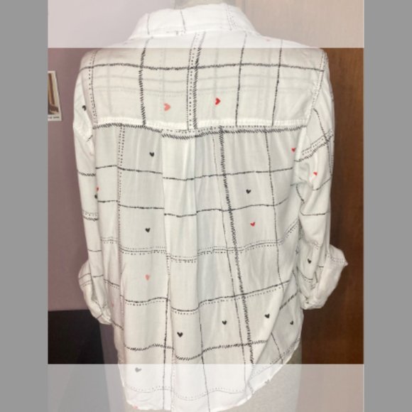 Heart Button down - Picture 2 of 3